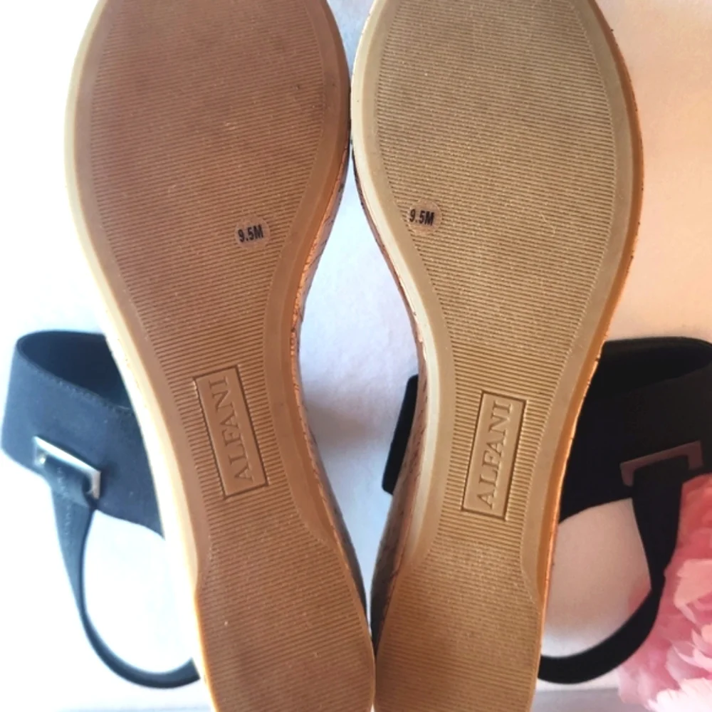 🏷️Alfani Women's Maybell Platform Wedge Sandals Size 9.5M NIB - Picture 9 of 10